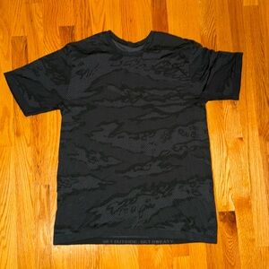 Lululemon metal vent black camo athletic shirt